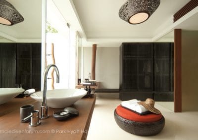 Park Hyatt Maldives Hadahaa Villa Bathroom